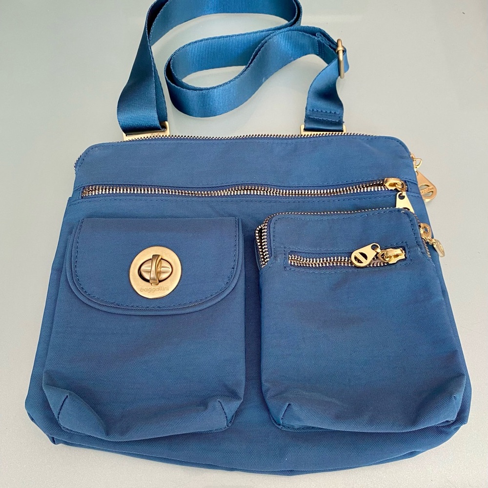 Baggallini Melbourne Crossbody - Slate Blue